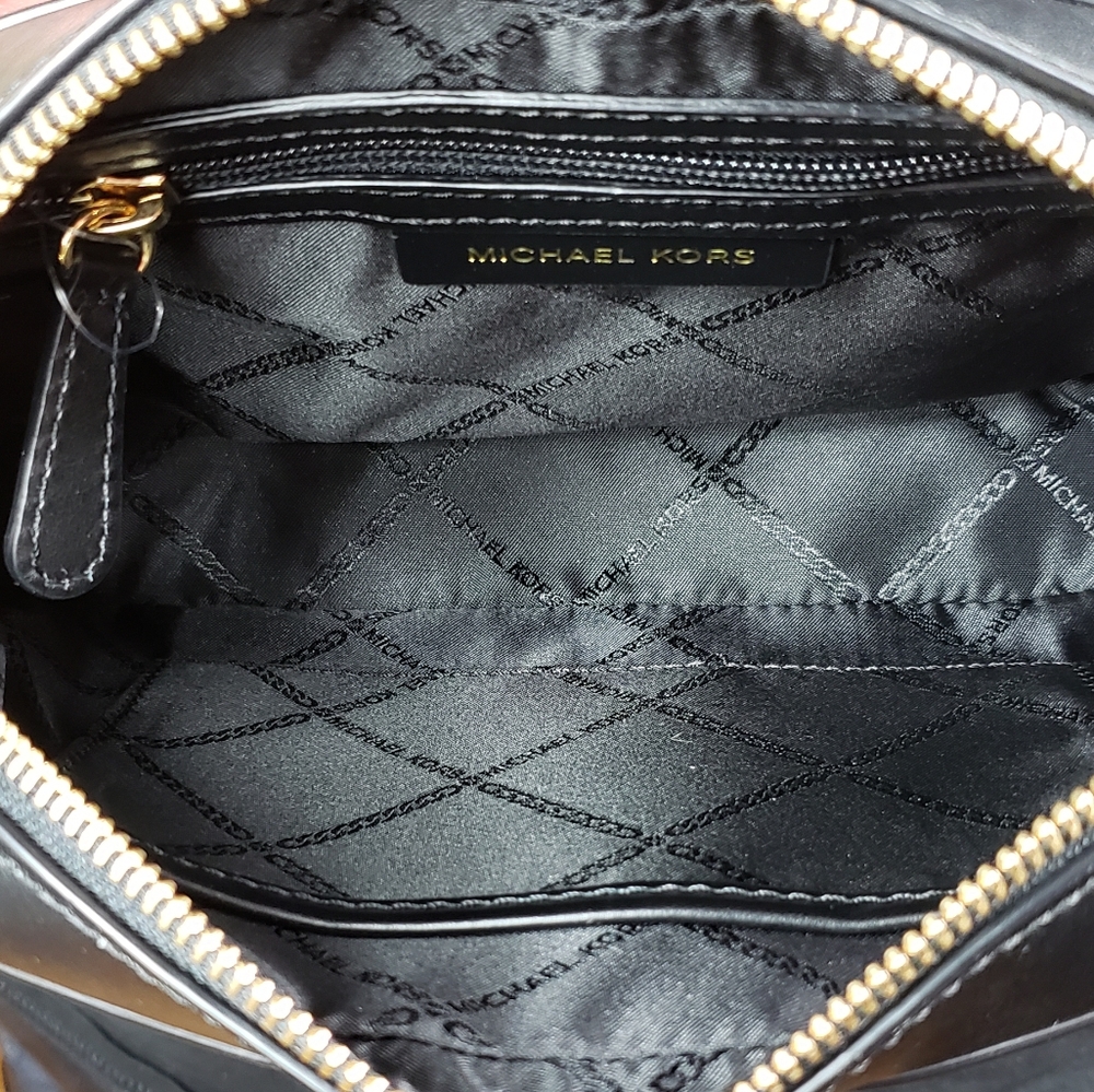 ⚠️LAST 1⚠️ Michael Kors Butterfly MD Crossbody Bag - Picture 4 of 10
